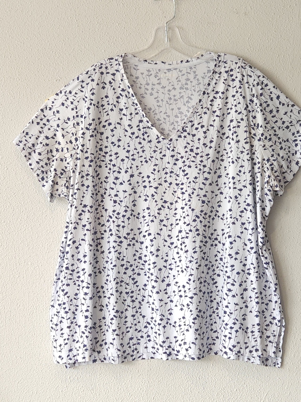 Lands' End V-Neck Short Sleeve Tee Pale Blue with Navy Floral Print PLUS SIZE 2X